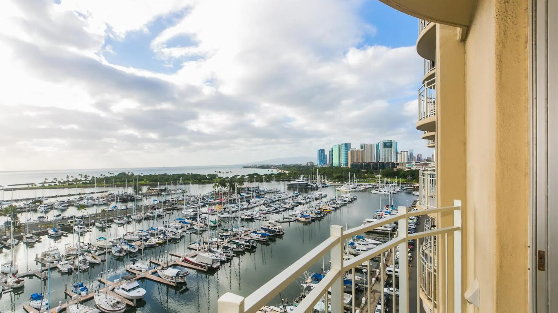 Ilikai Marina 1388 Apartment Honolulu